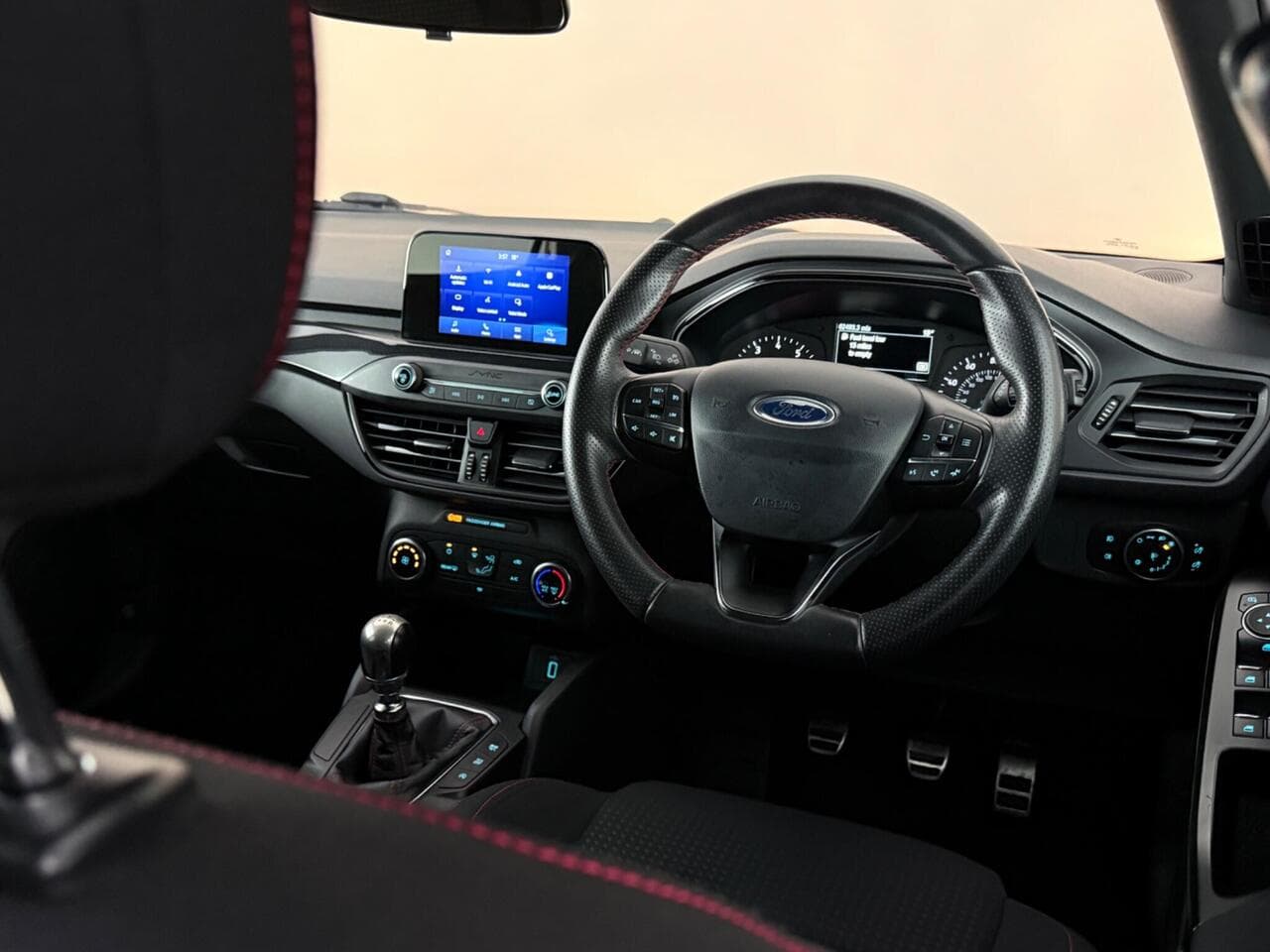 Ford Focus thumbnail Interior Front