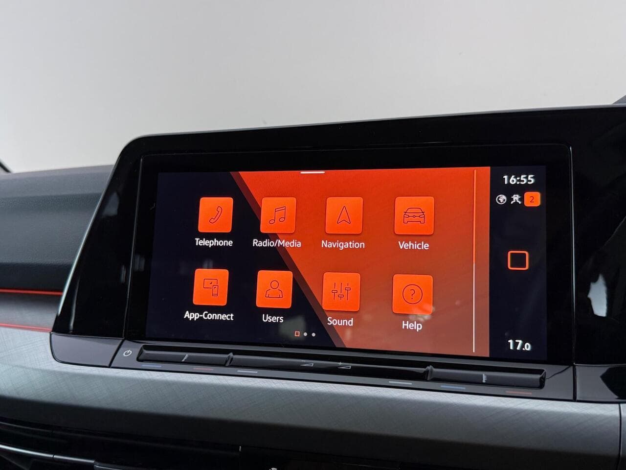 Volkswagen Golf thumbnail Infotainment System