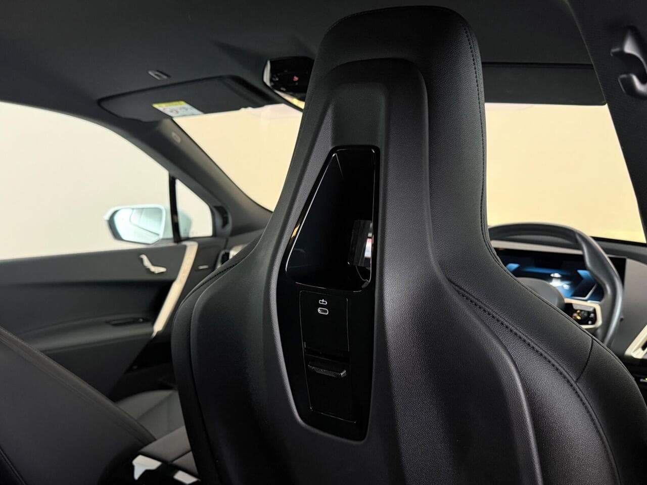 BMW iX thumbnail Inconclusive