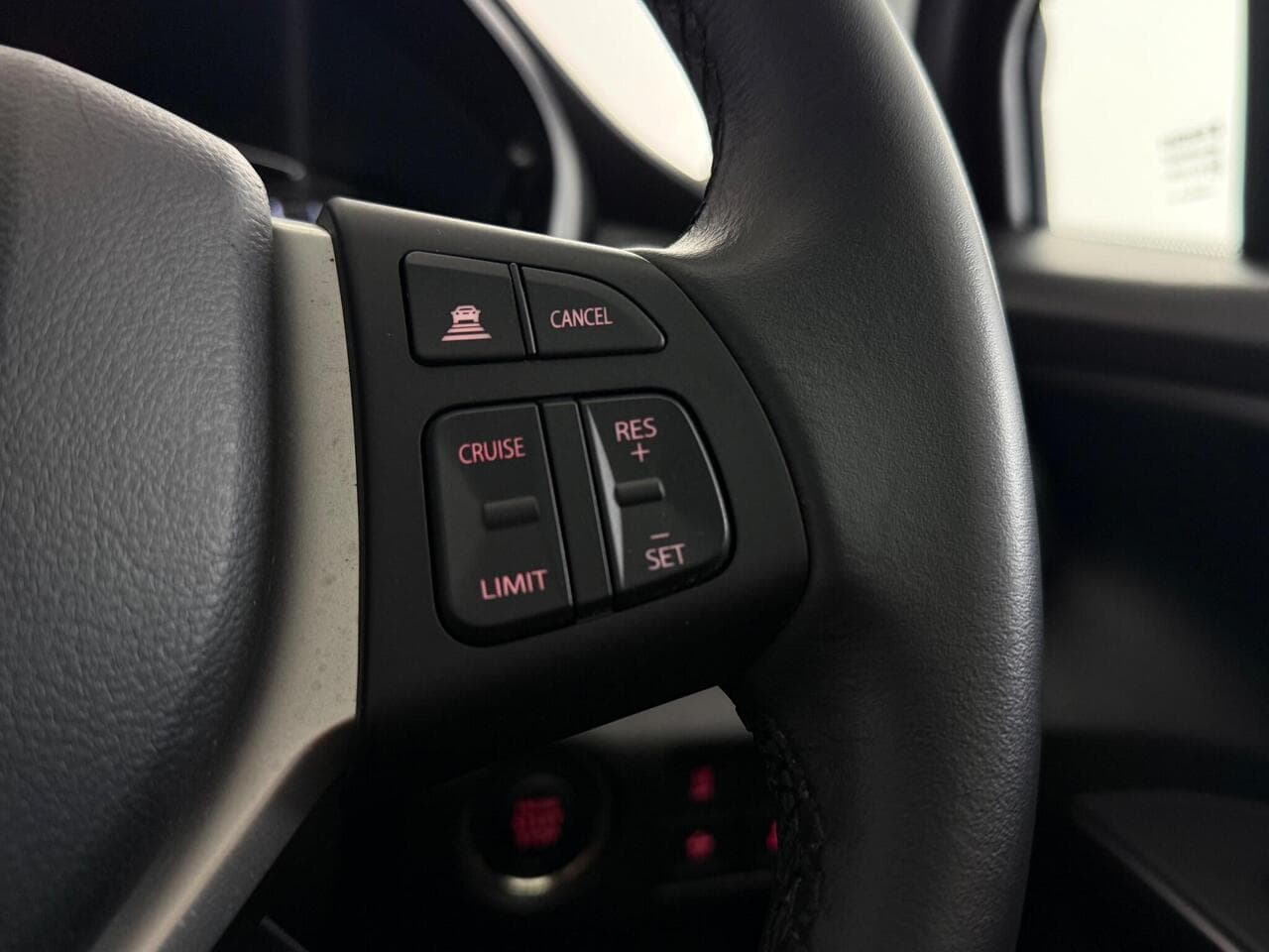 Suzuki S-Cross thumbnail Misc Controls