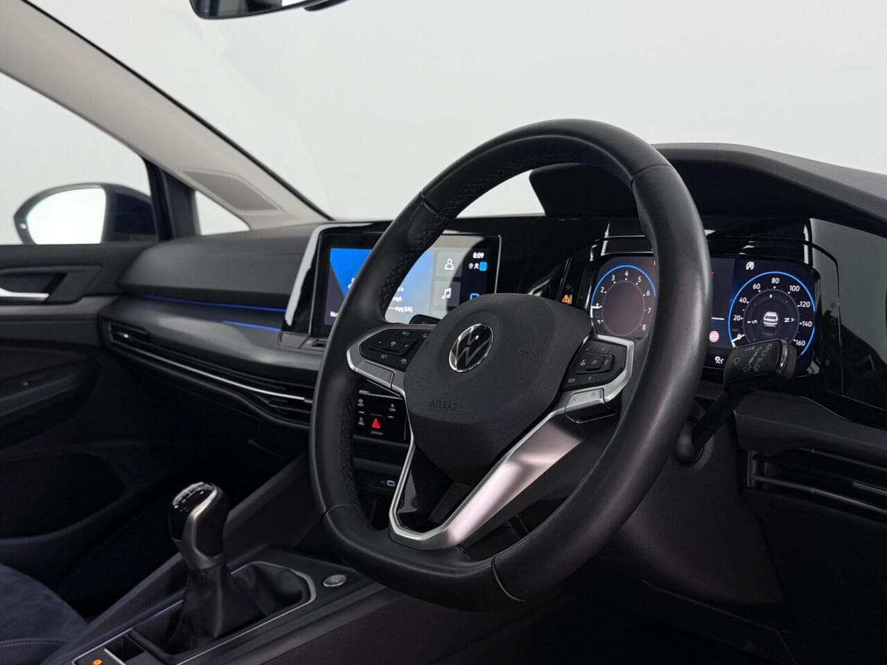 Volkswagen Golf thumbnail Steering Wheel