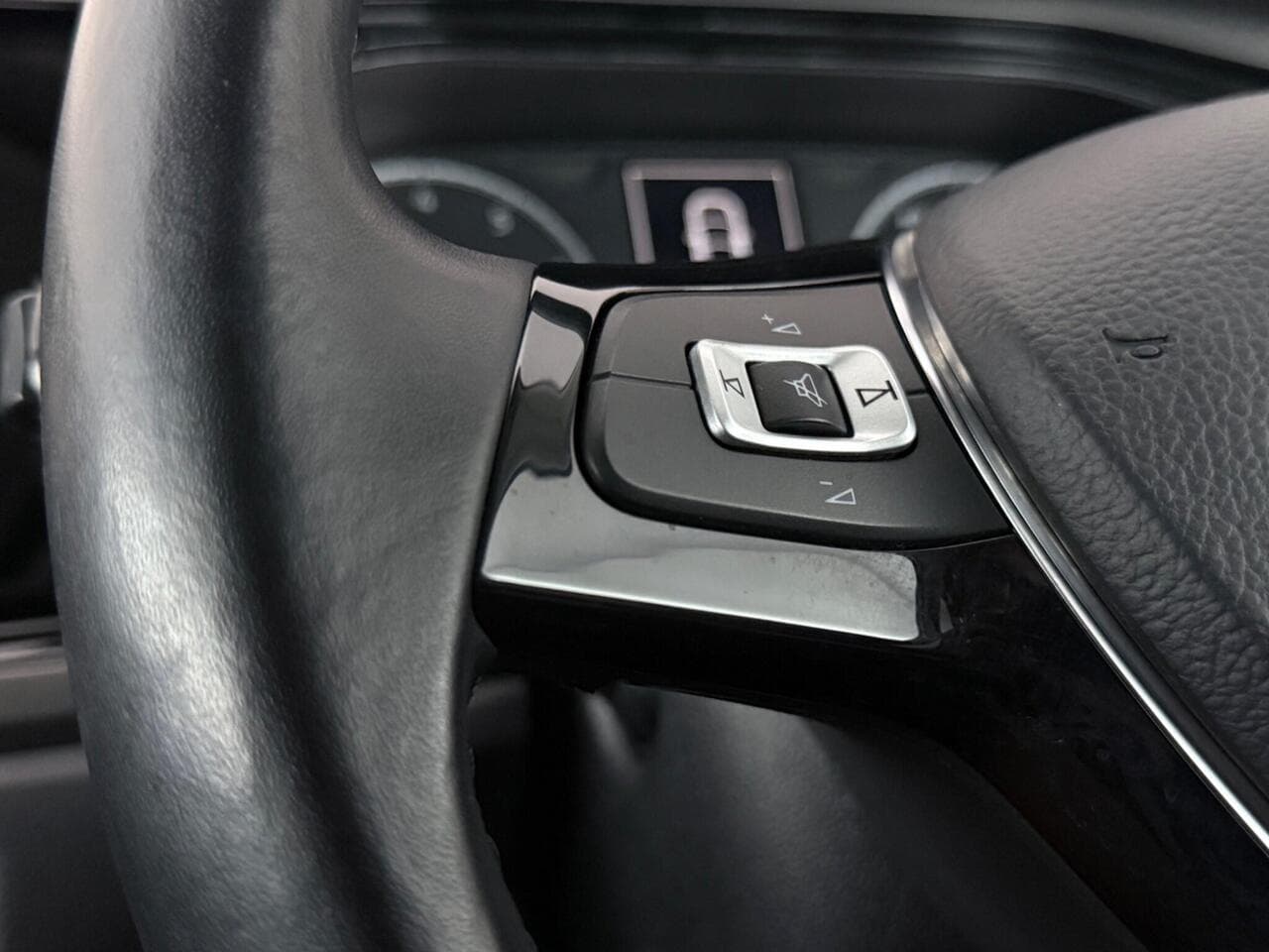 Volkswagen Polo thumbnail Misc Controls