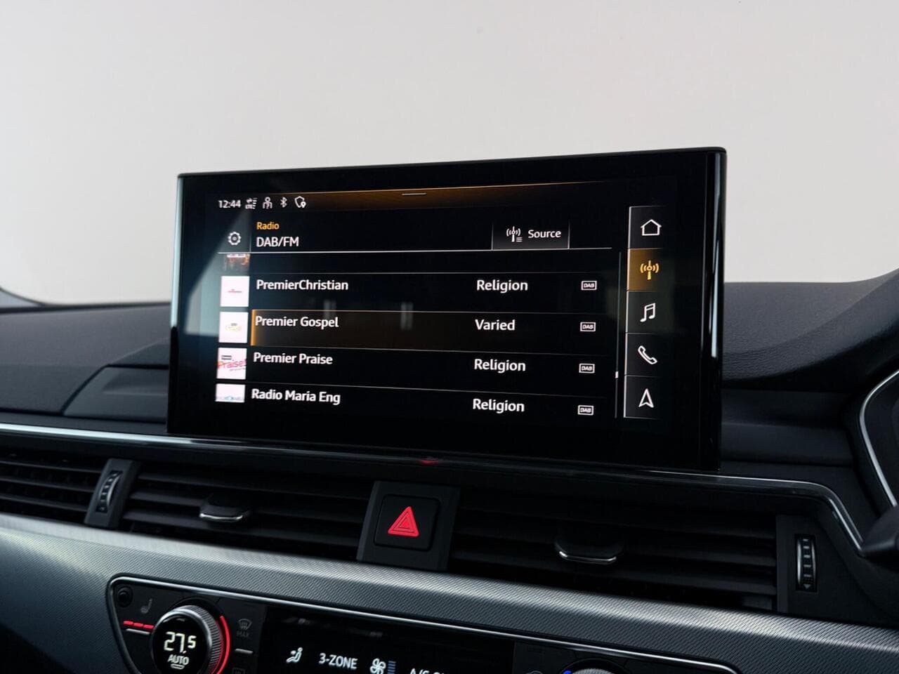 Audi A4 thumbnail Infotainment System