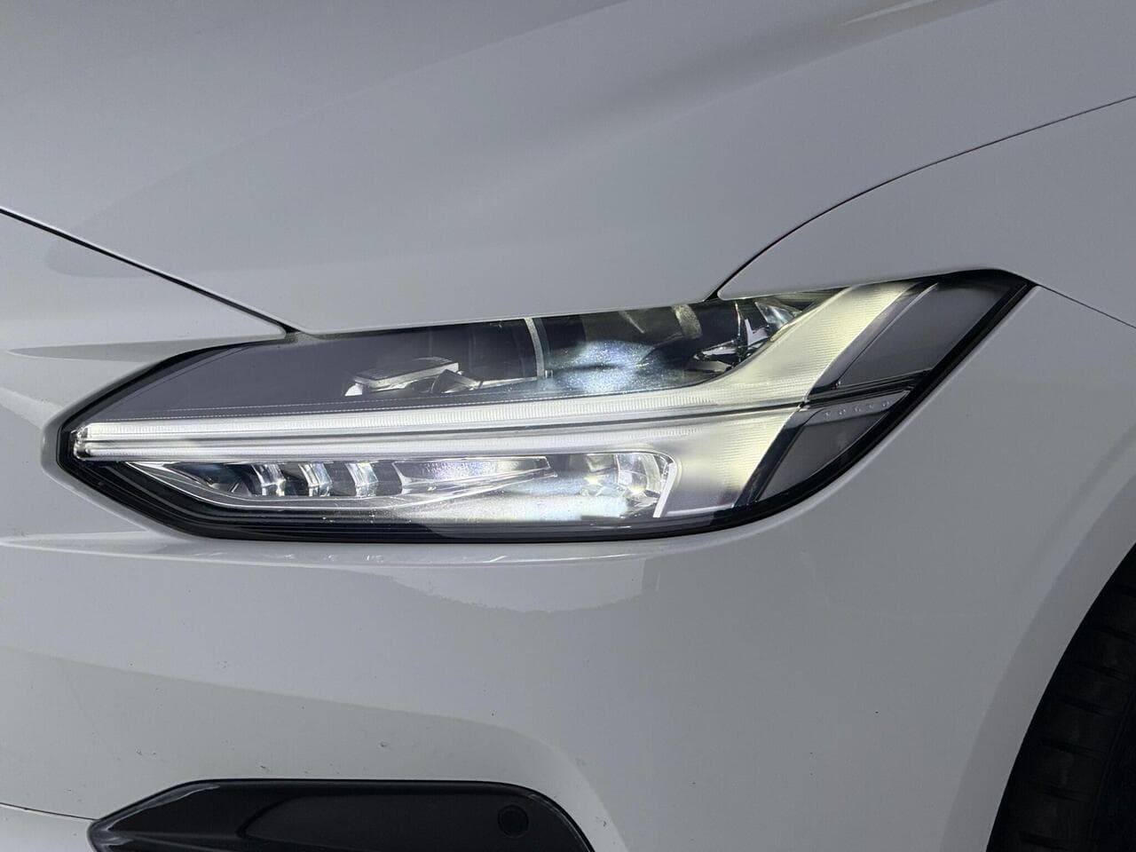Volvo S90 thumbnail Lights Front