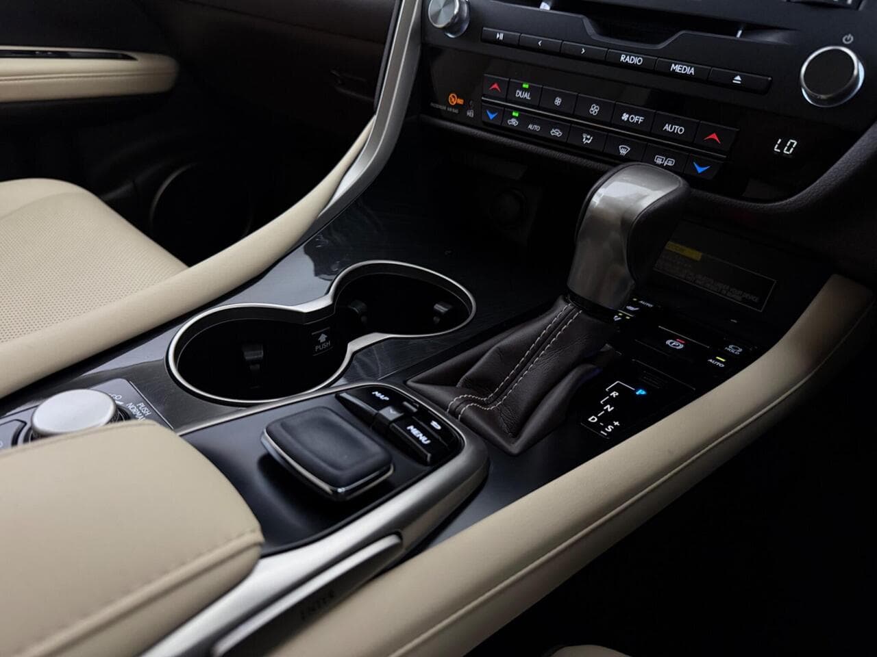 Lexus RX thumbnail Interior Front