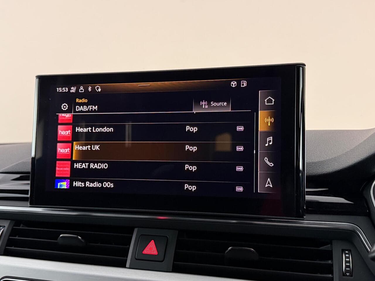 Audi A4 Avant thumbnail Infotainment System