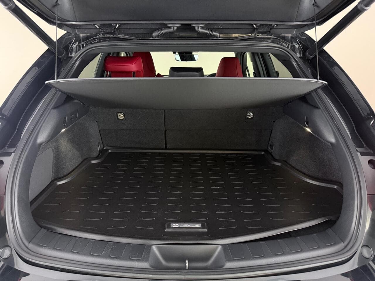 Lexus UX thumbnail Boot