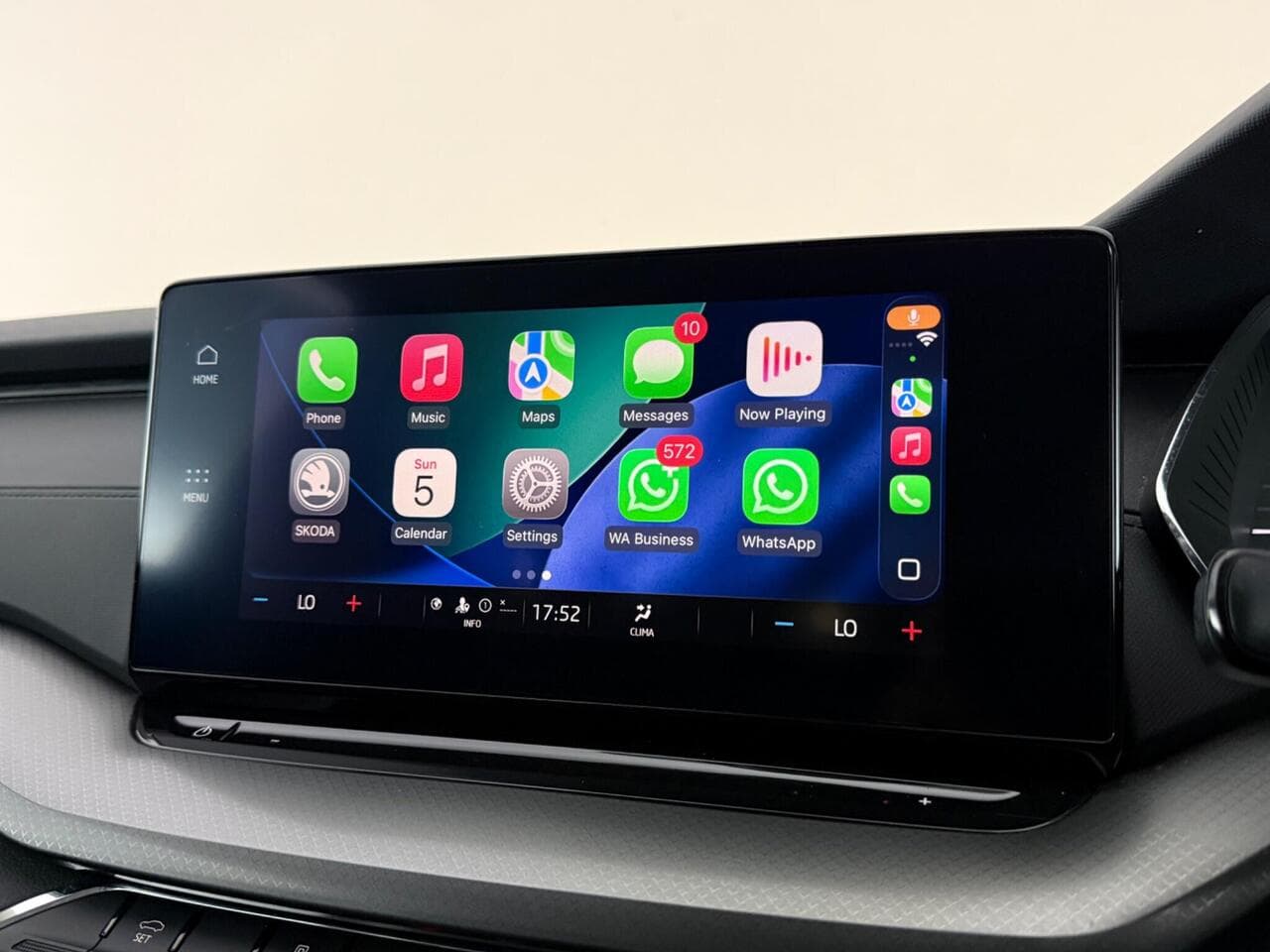 Skoda Octavia thumbnail Infotainment System