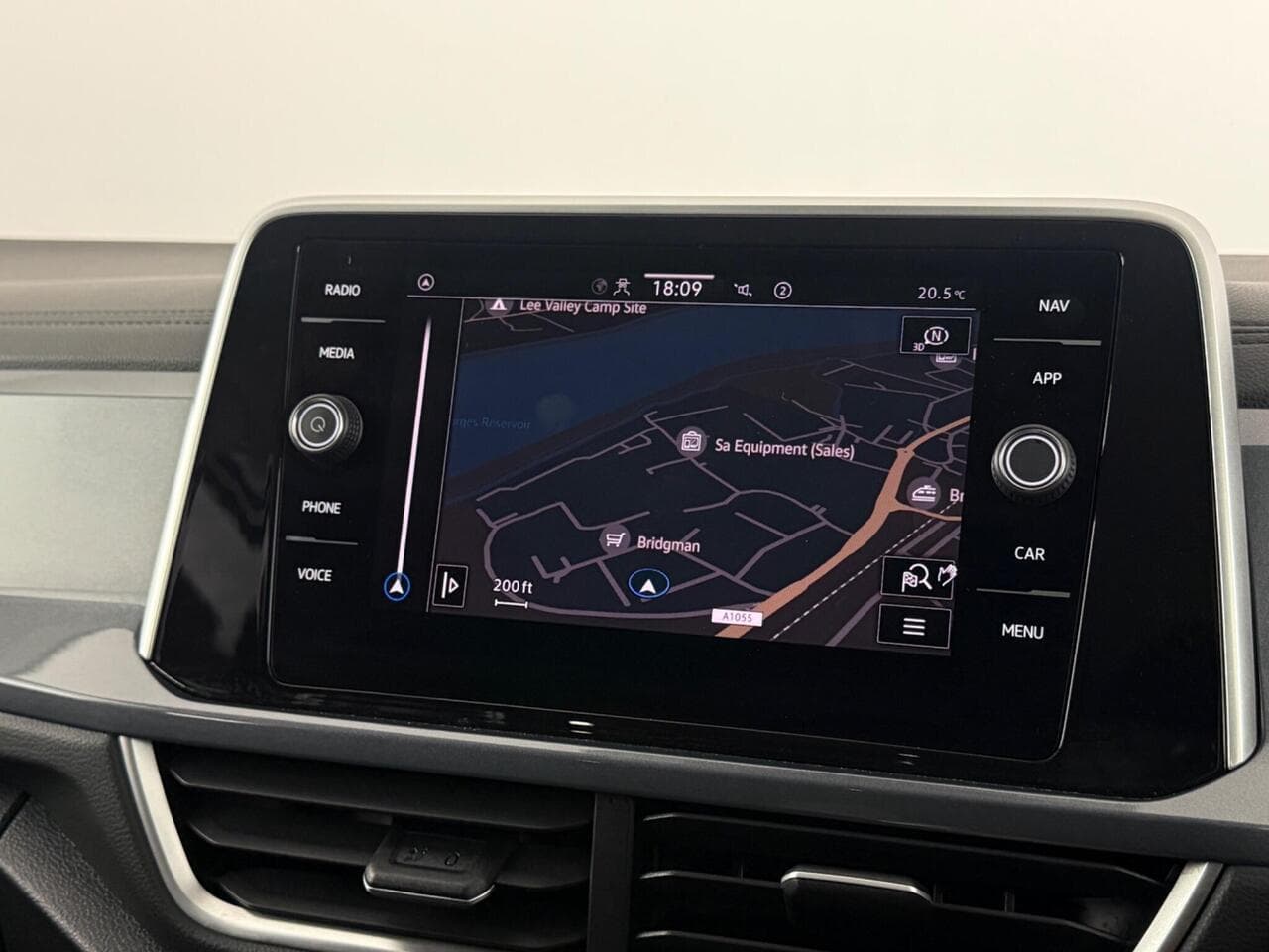 Volkswagen T-Roc thumbnail Infotainment System