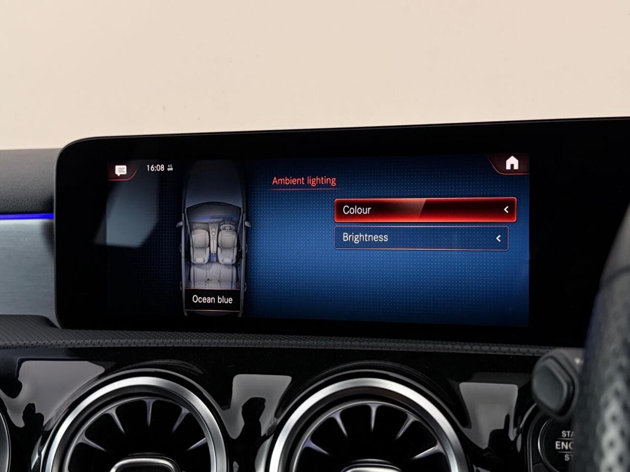 Mercedes-Benz A Class thumbnail Infotainment System