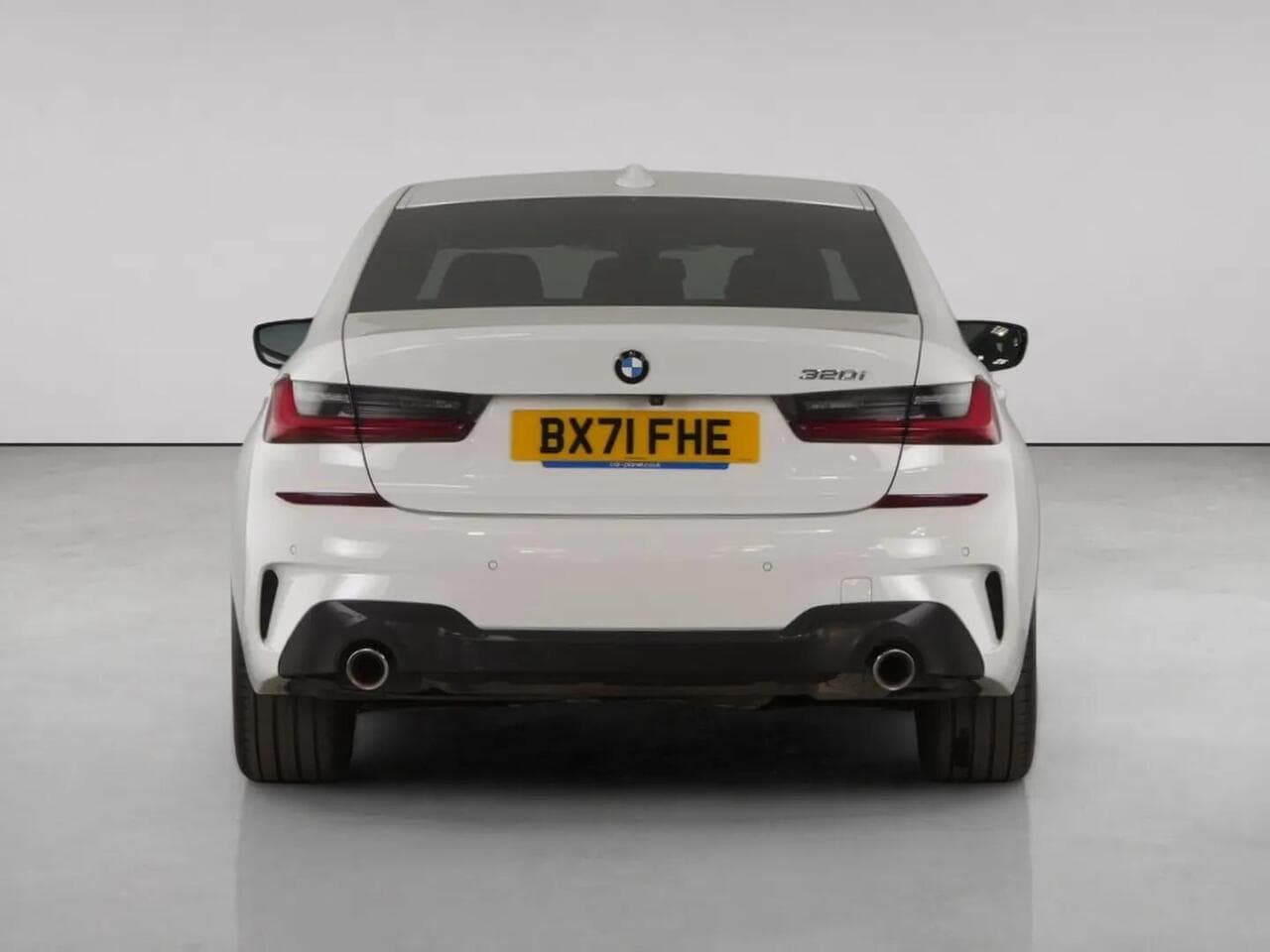 BMW 3 Series thumbnail Rear