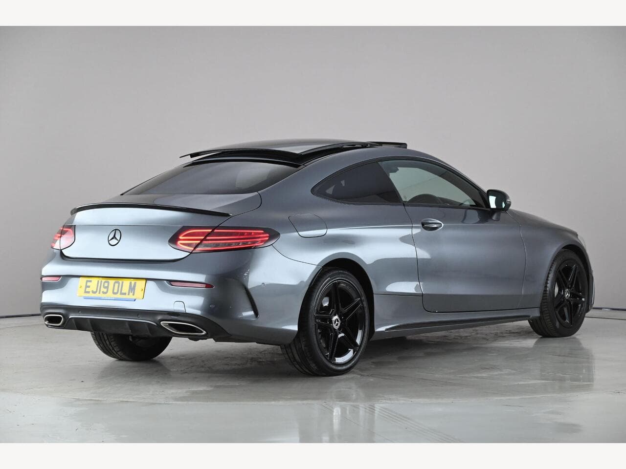 Mercedes-Benz C Class thumbnail Rear Right