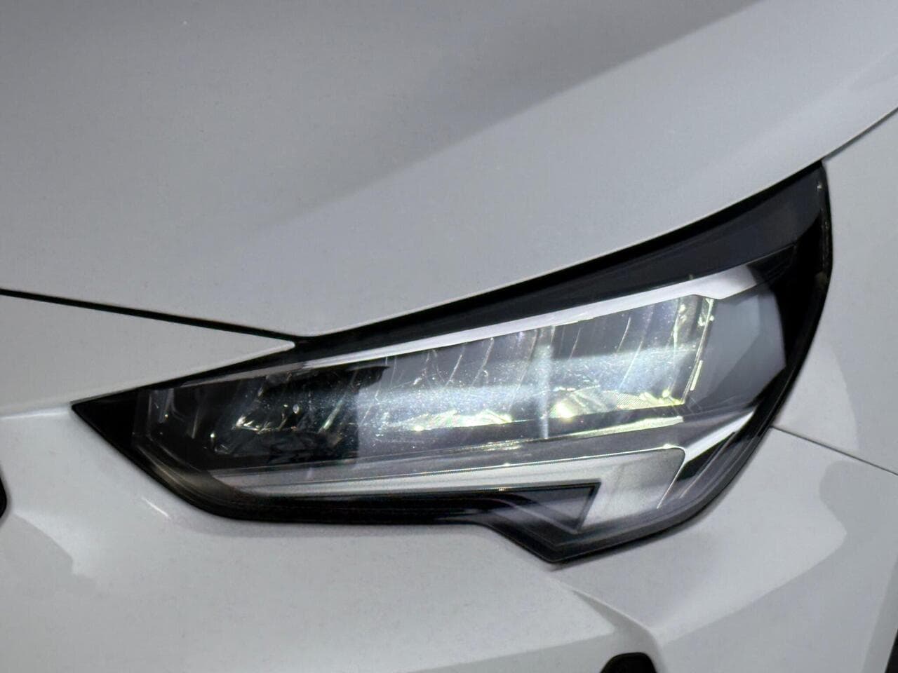 Vauxhall Corsa thumbnail Lights Front