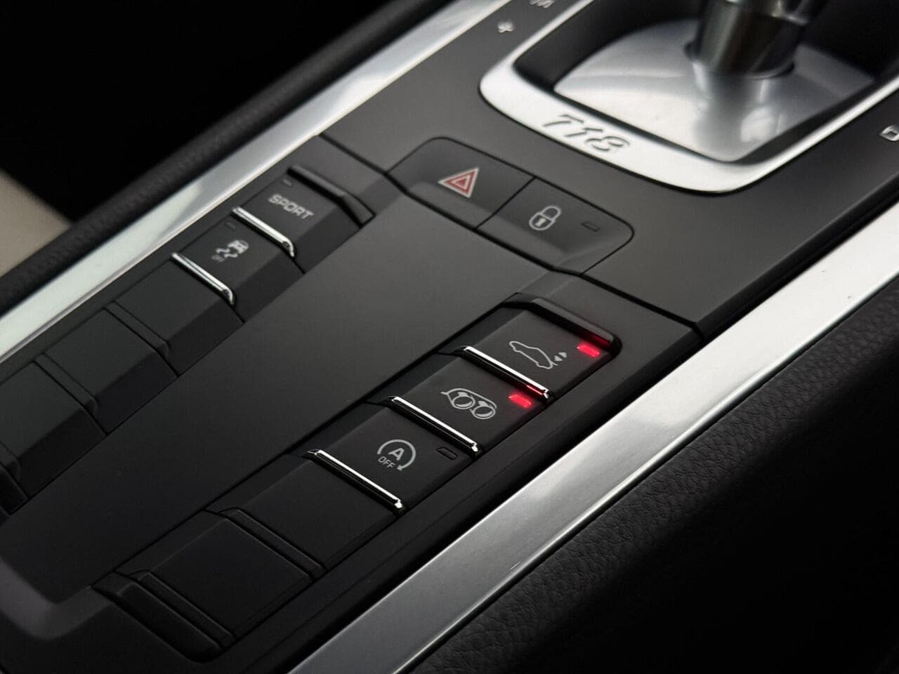 Porsche 718 Cayman thumbnail Misc Controls