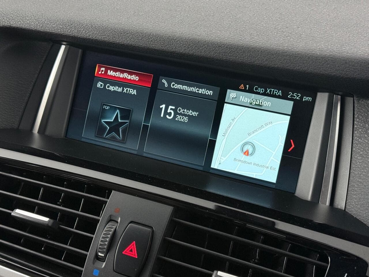 BMW X4 thumbnail Infotainment System