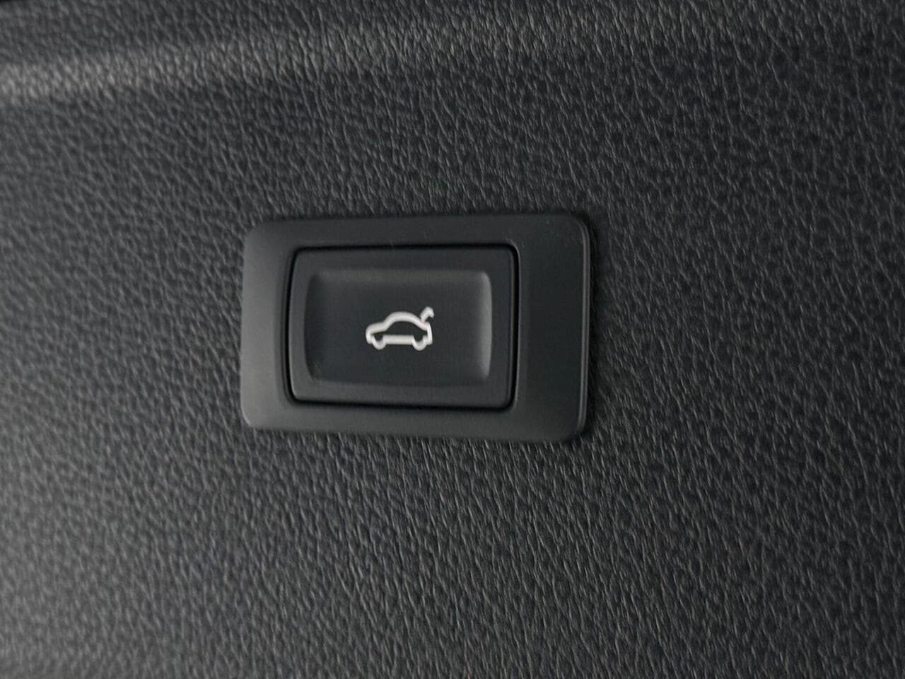 Audi Q5 thumbnail Misc Controls