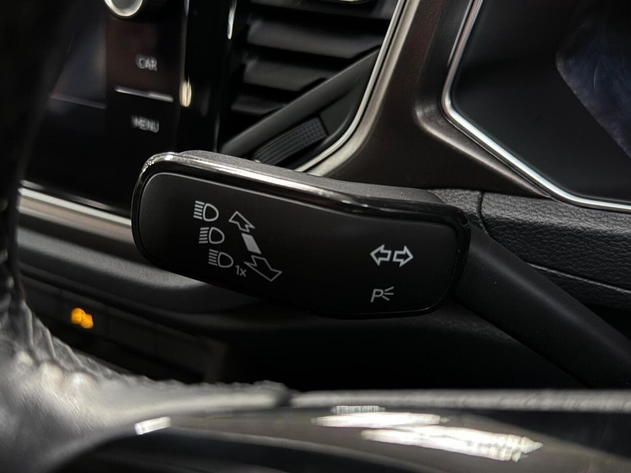 Volkswagen T-Roc thumbnail Misc Controls