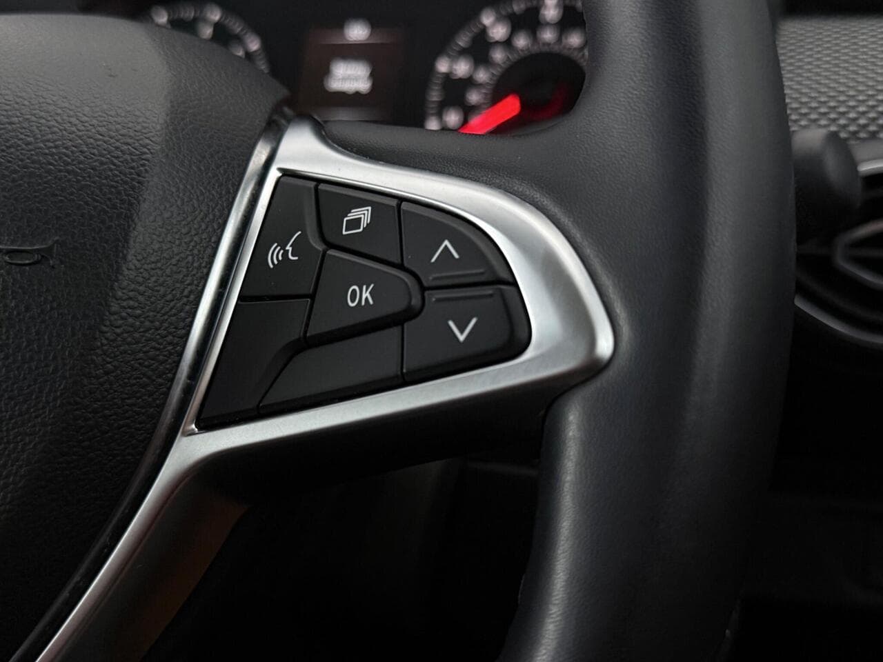 Dacia Sandero thumbnail Misc Controls