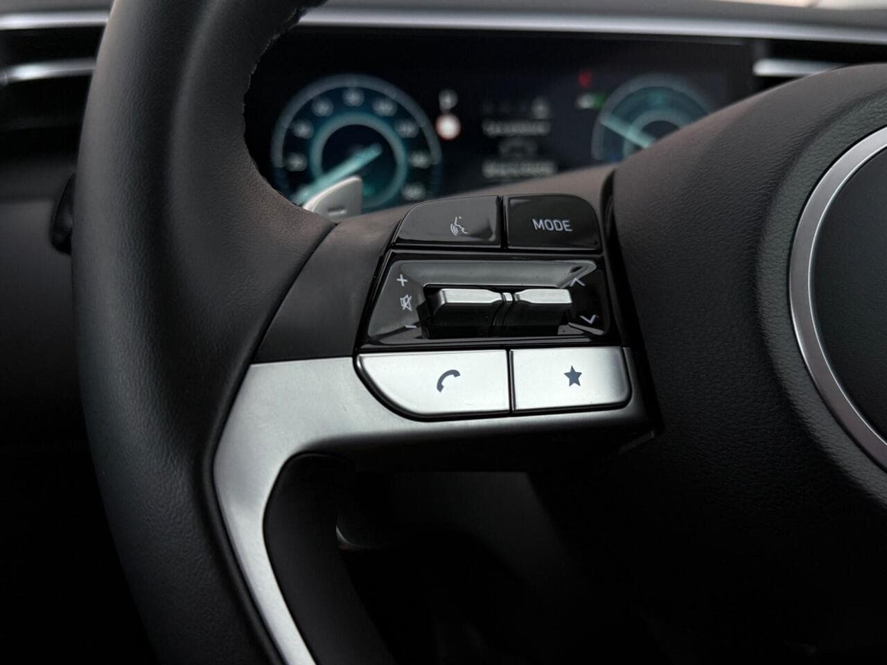 Hyundai TUCSON thumbnail Misc Controls