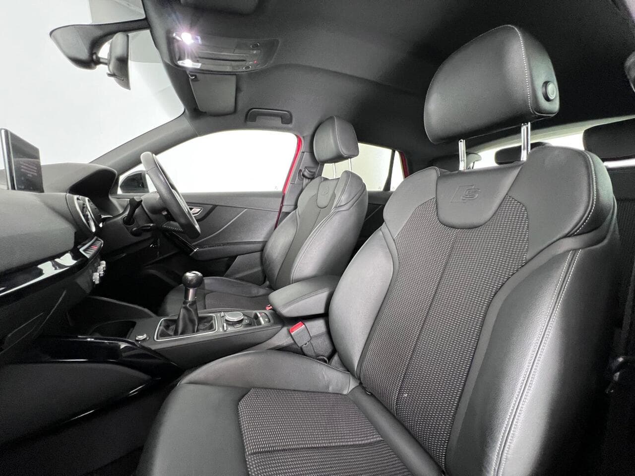 Audi Q2 thumbnail Seat Front Passenger