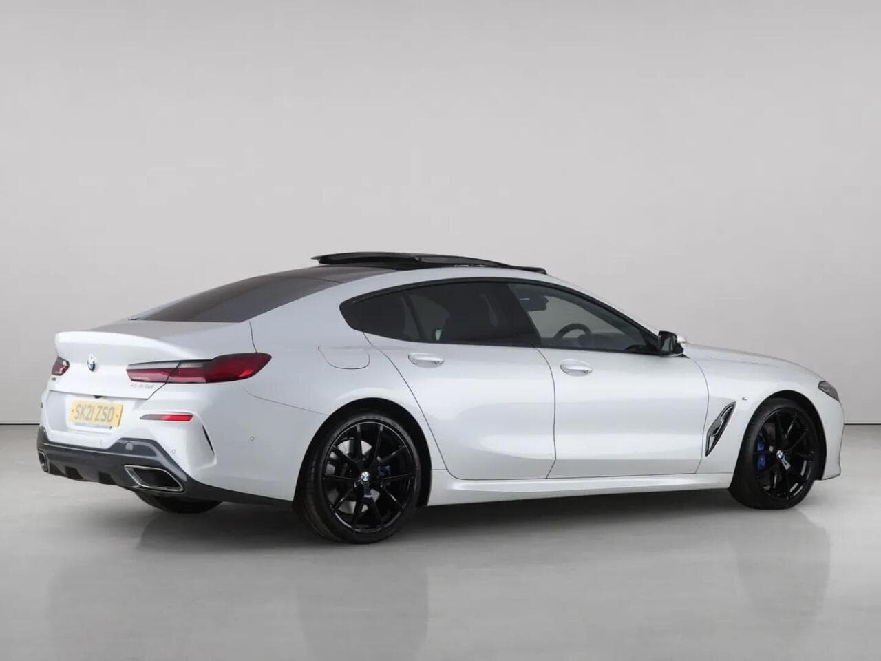 BMW 8 Series Gran Coupe thumbnail Rear Right