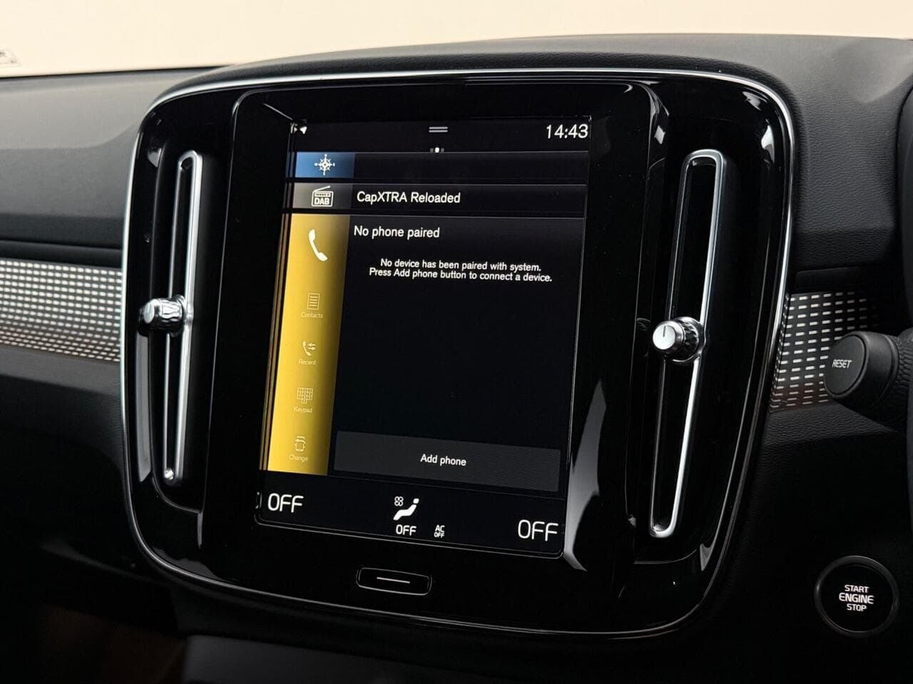 Volvo XC40 thumbnail Infotainment System