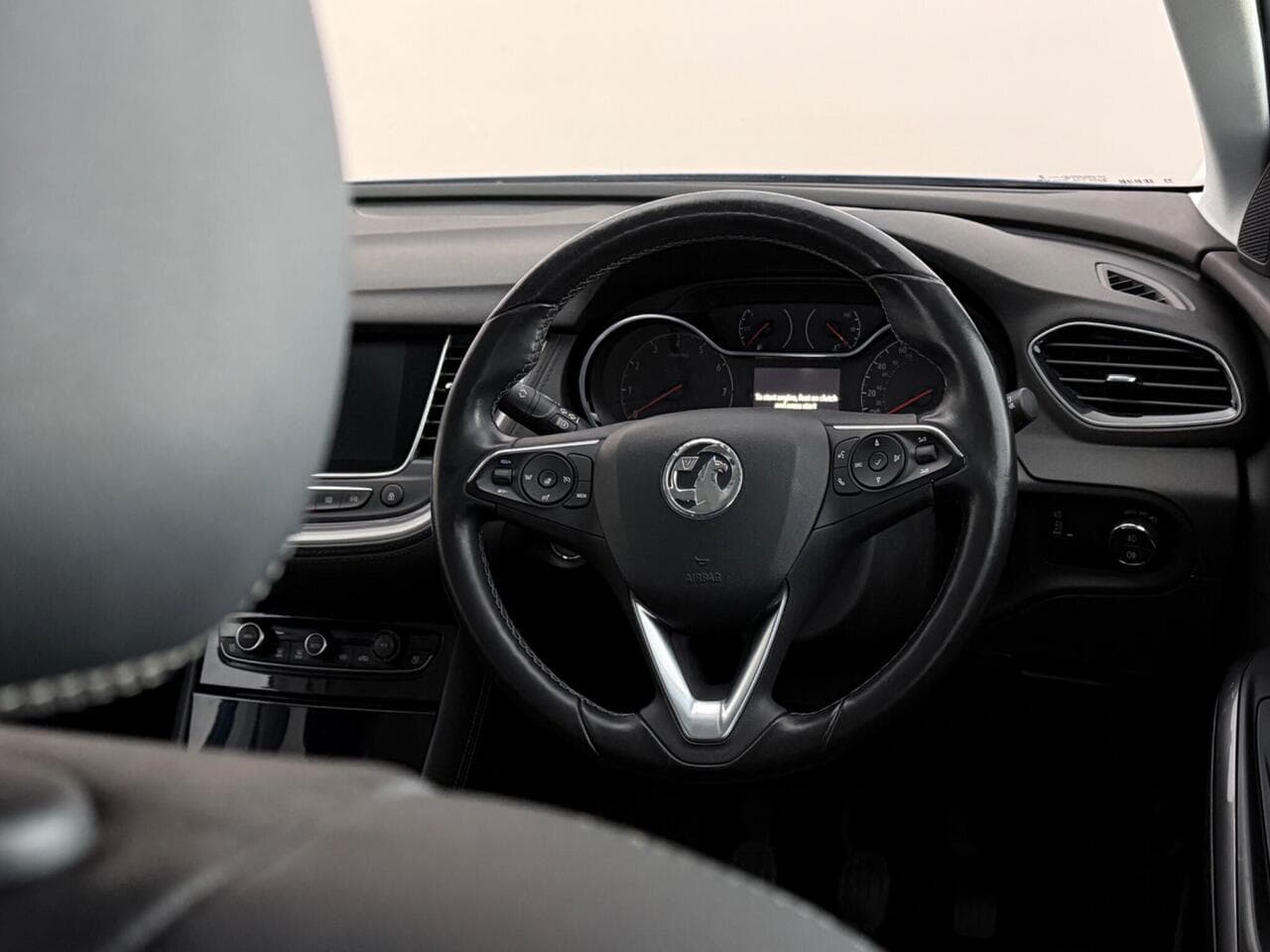 Vauxhall Grandland X thumbnail Steering Wheel
