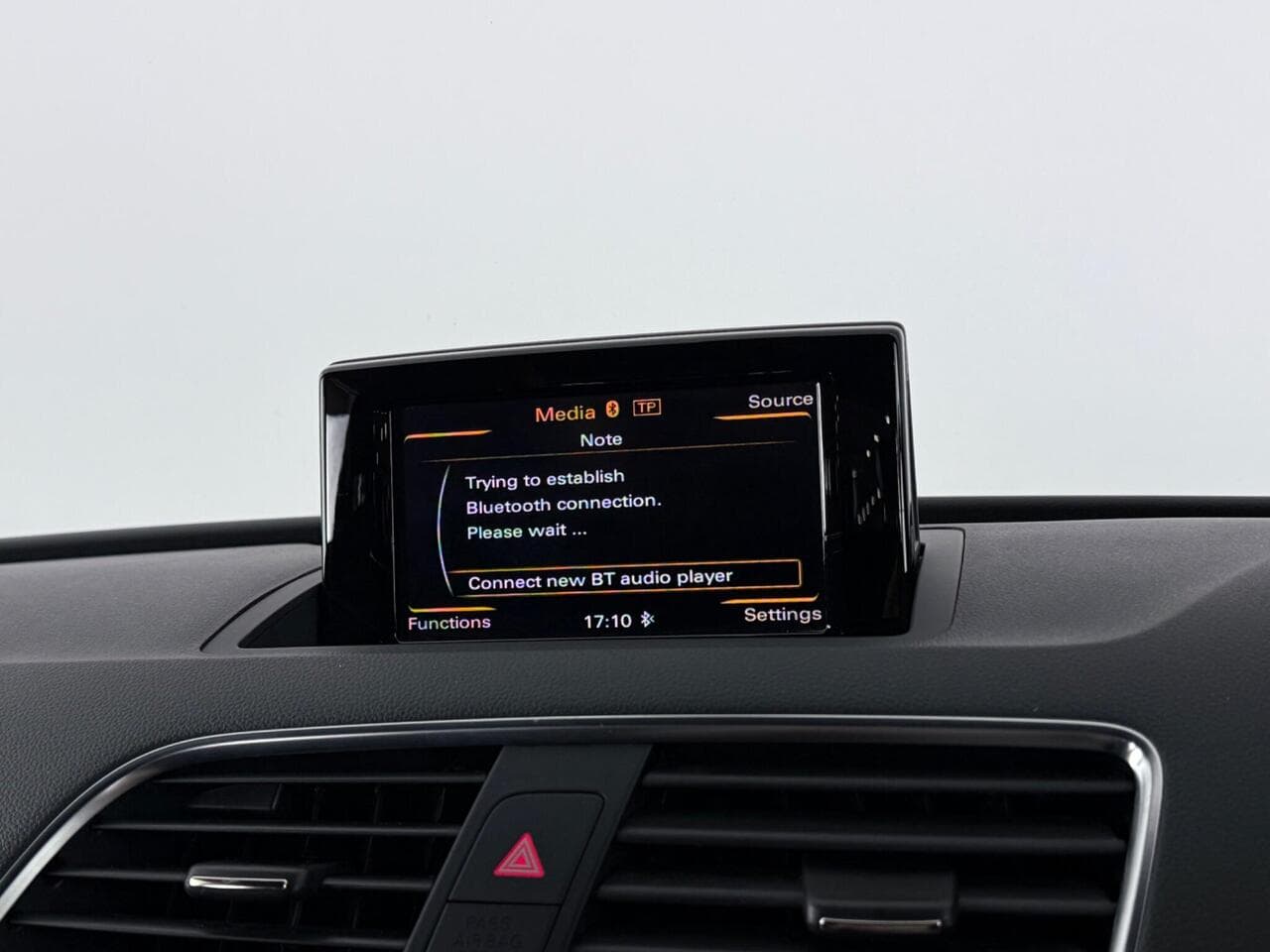 Audi Q3 thumbnail Infotainment System