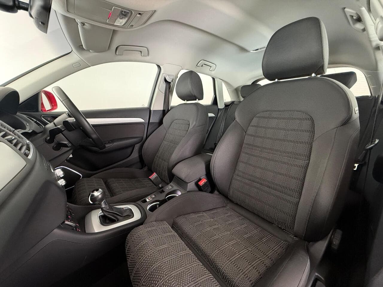 Audi Q3 thumbnail Seat Front Passenger