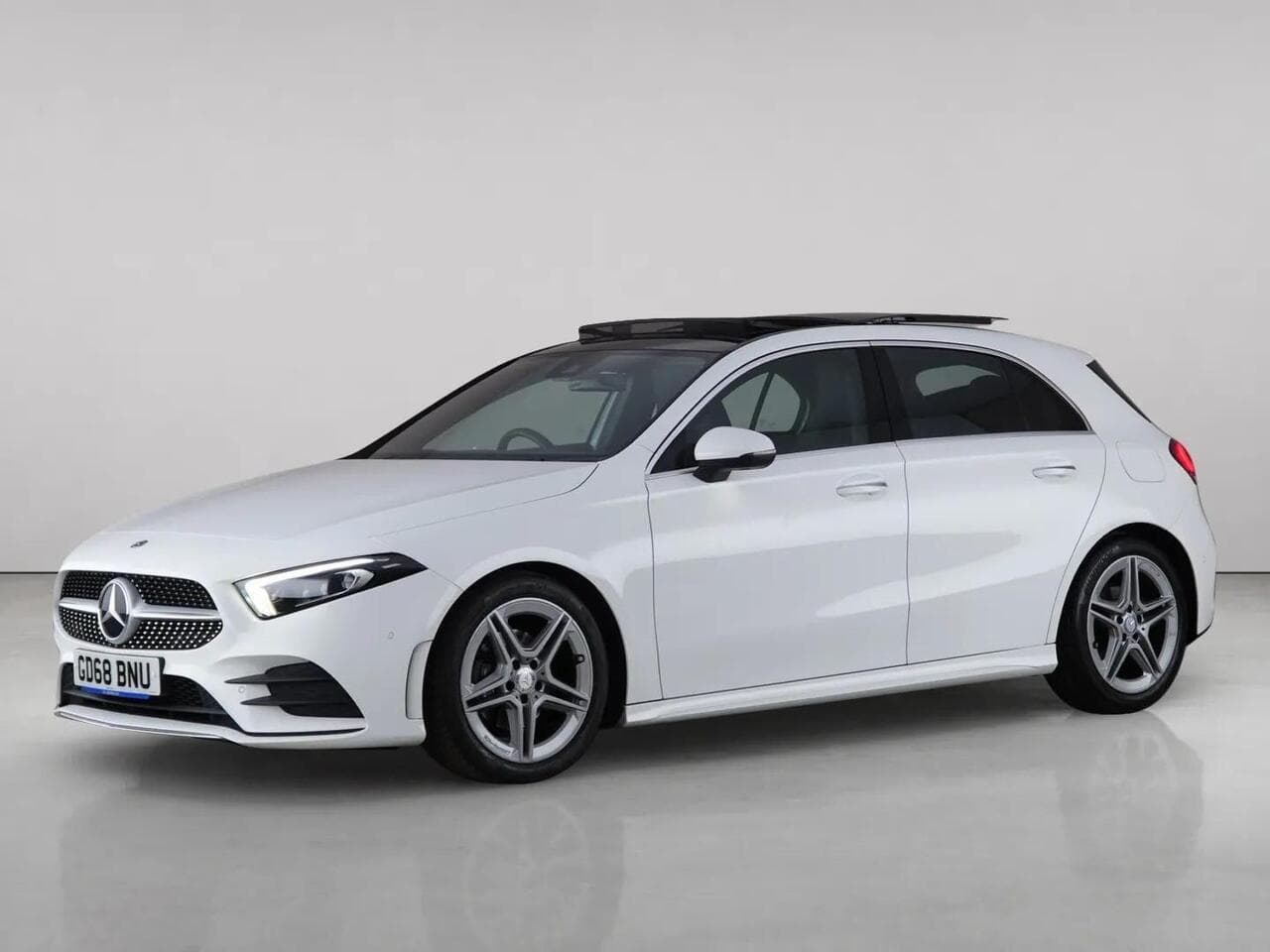Mercedes-Benz A Class thumbnail Front Left