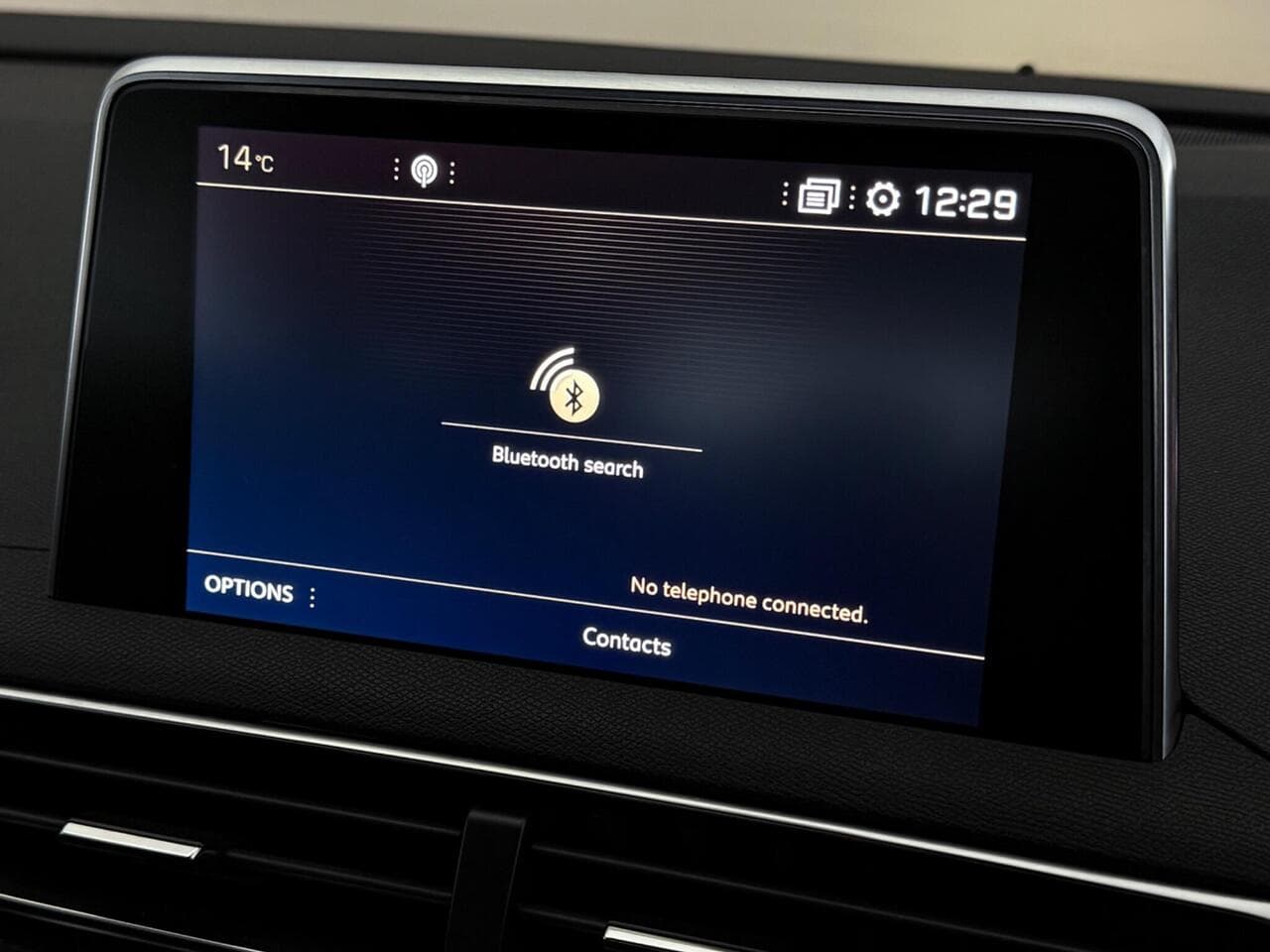 Peugeot 5008 thumbnail Infotainment System