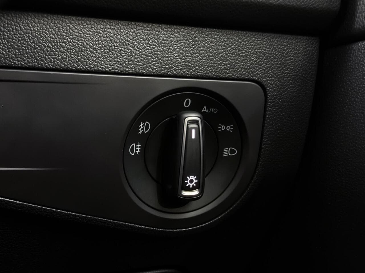 Volkswagen Tiguan Allspace thumbnail Misc Controls