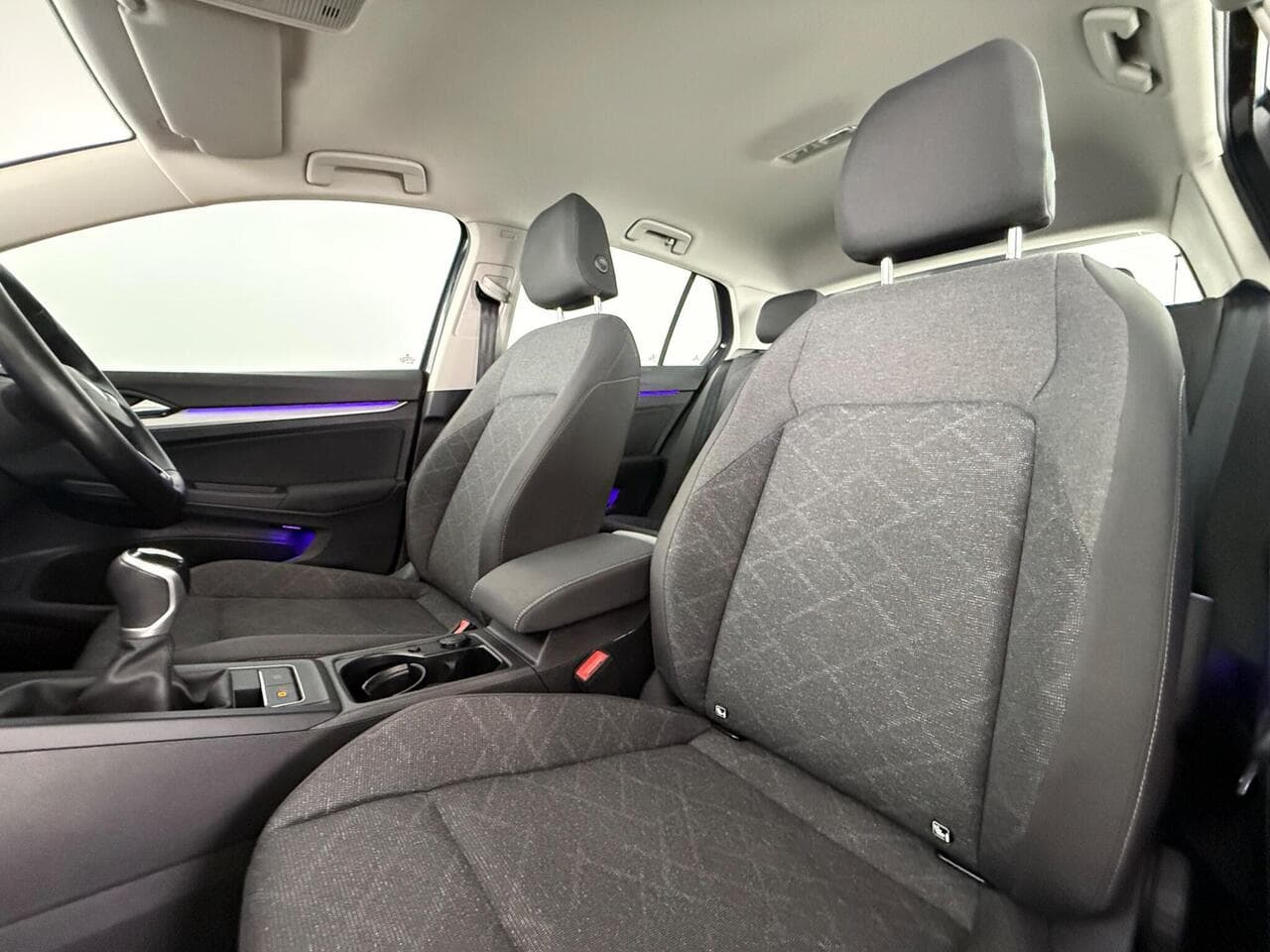 Volkswagen Golf thumbnail Seat Front Passenger