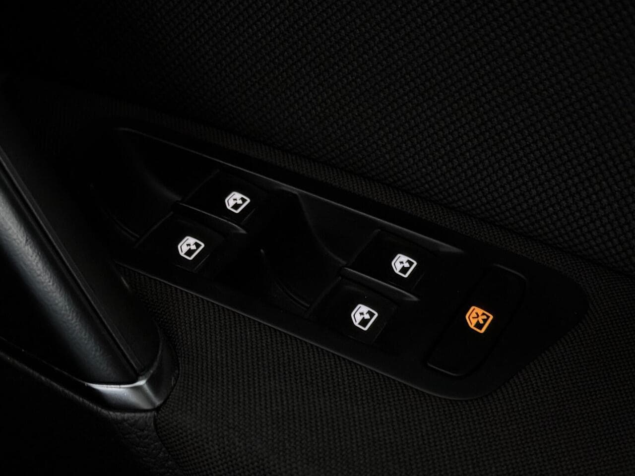 Volkswagen Golf thumbnail Misc Controls