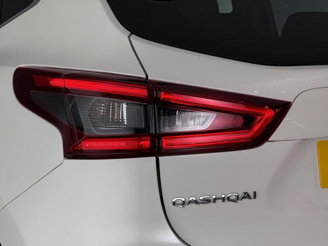 Nissan Qashqai thumbnail Lights Rear