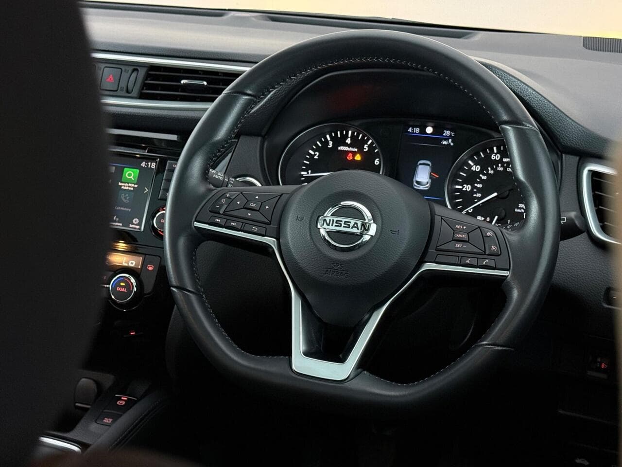 Nissan Qashqai thumbnail Steering Wheel