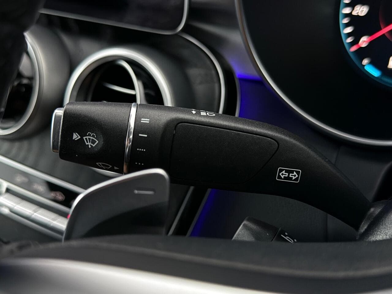 Mercedes-Benz C Class thumbnail Misc Controls