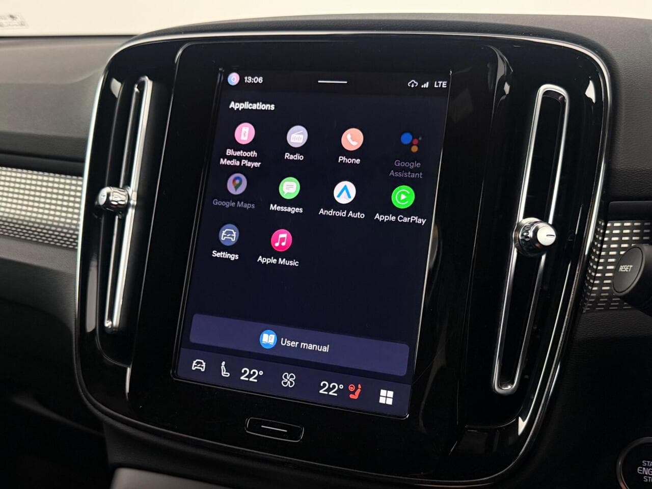 Volvo XC40 thumbnail Infotainment System