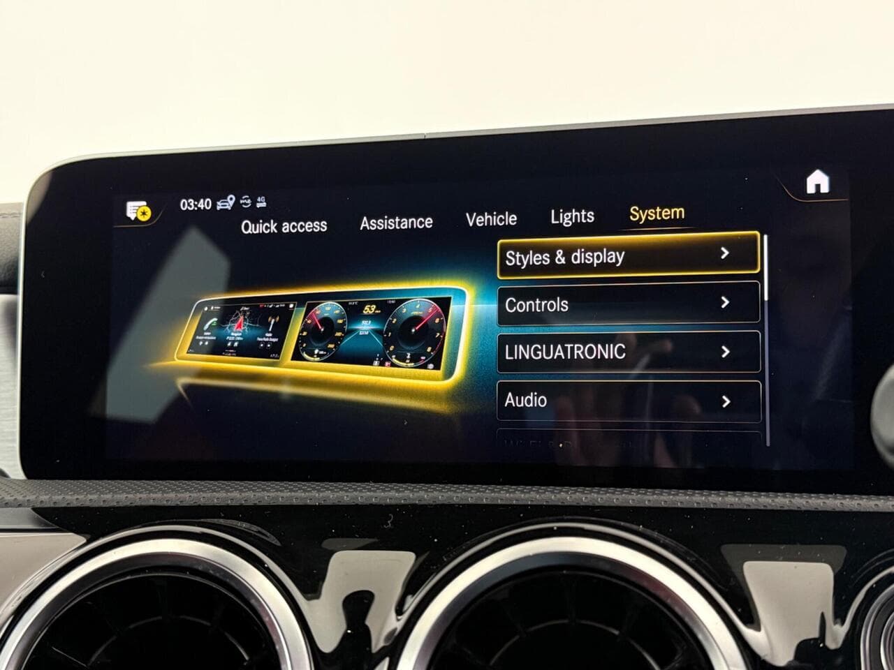 Mercedes-Benz CLA thumbnail Infotainment System