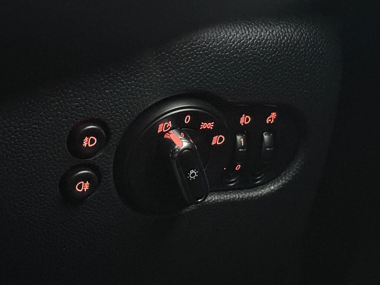 MINI Hatch thumbnail Misc Controls