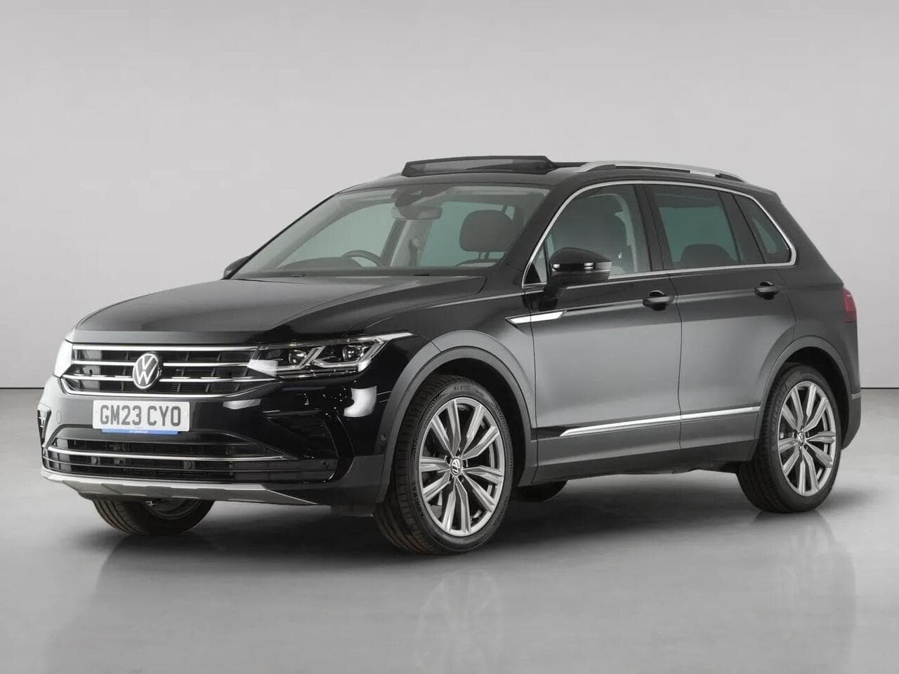 Volkswagen Tiguan thumbnail Front Left