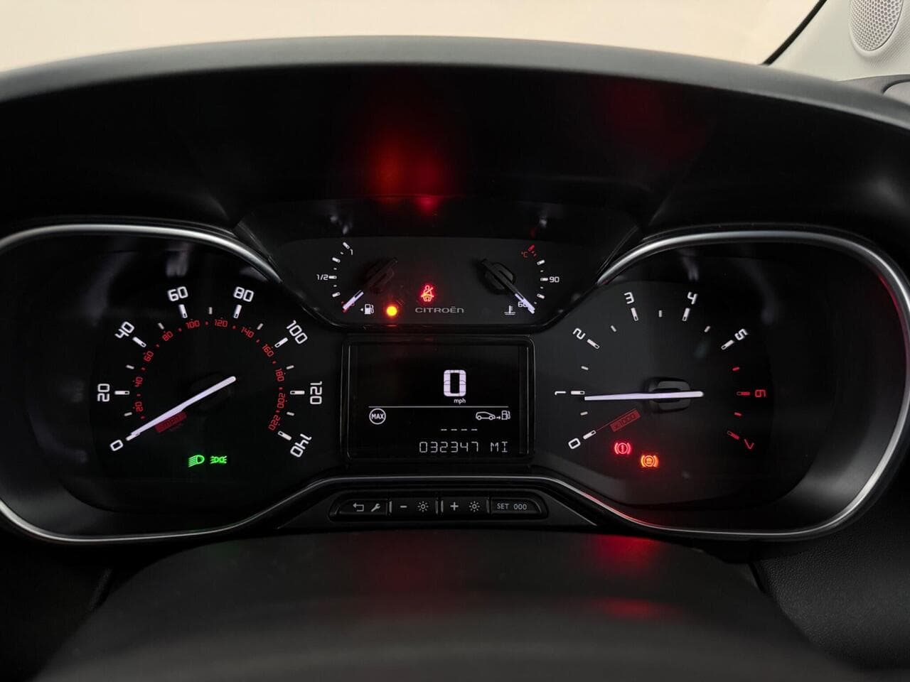 Citroen C3 Aircross thumbnail Driver Instruments