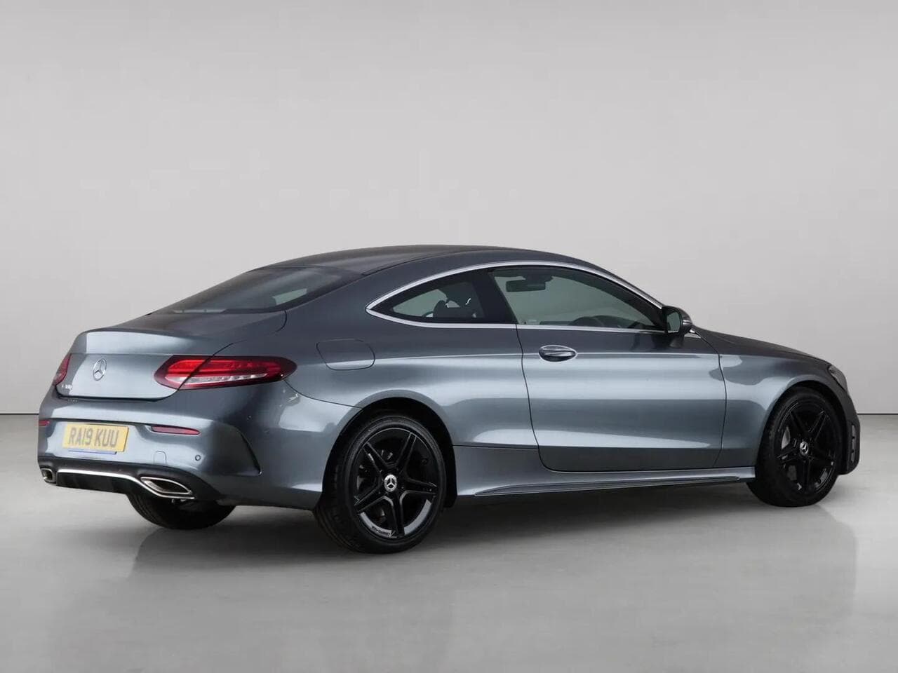 Mercedes-Benz C Class thumbnail Rear Right