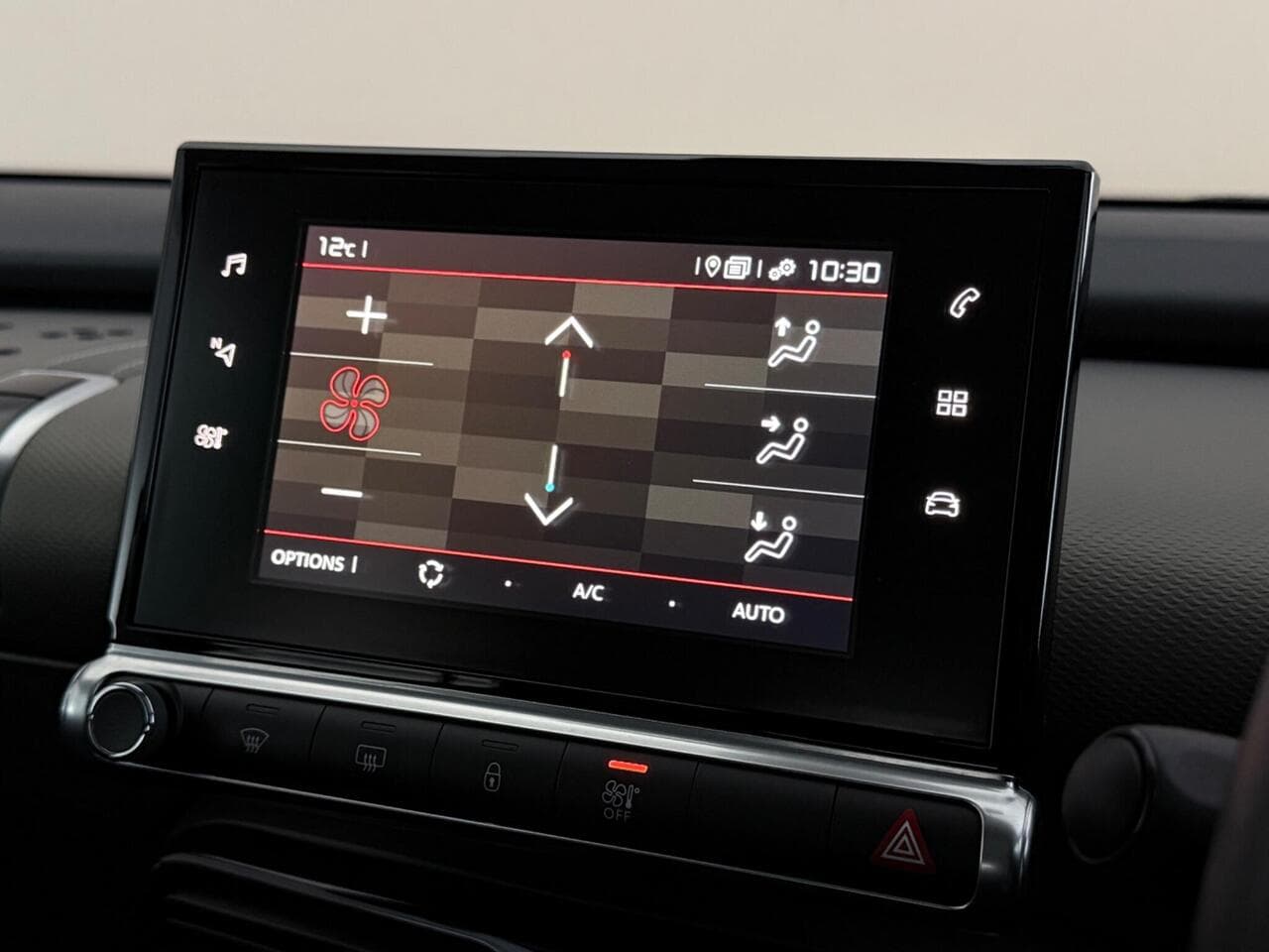 Citroen C4 Cactus thumbnail Infotainment System