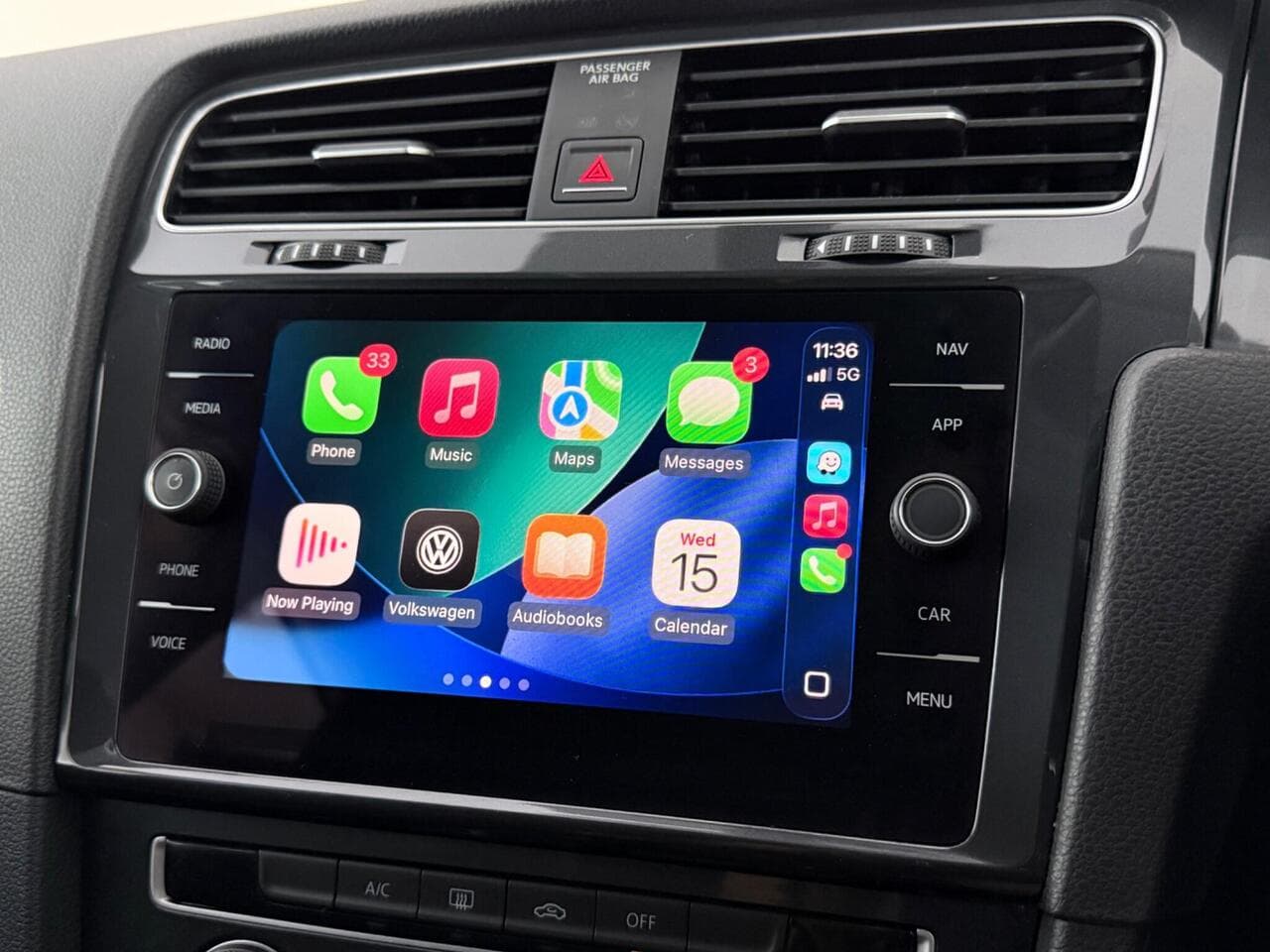 Volkswagen Golf thumbnail Infotainment System