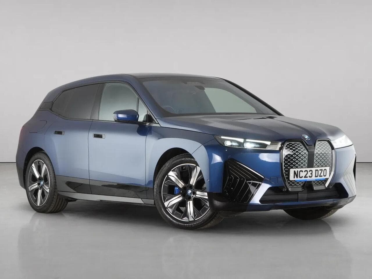 BMW iX - BMW iX 40 76.6kWh M Sport SUV 5dr Electric Auto xDrive (11kW Charger) (326 ps)