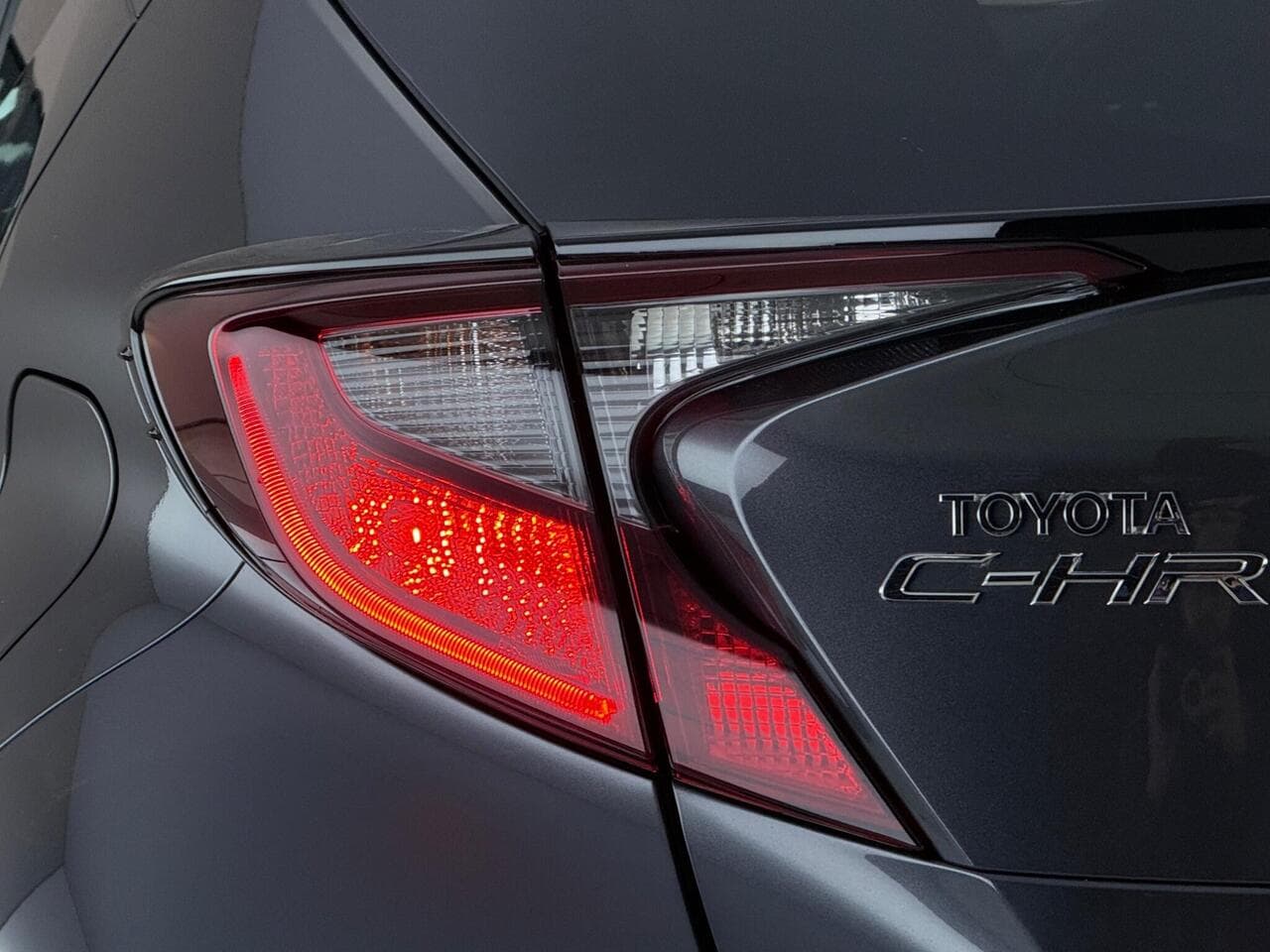 Toyota C-HR thumbnail Lights Rear