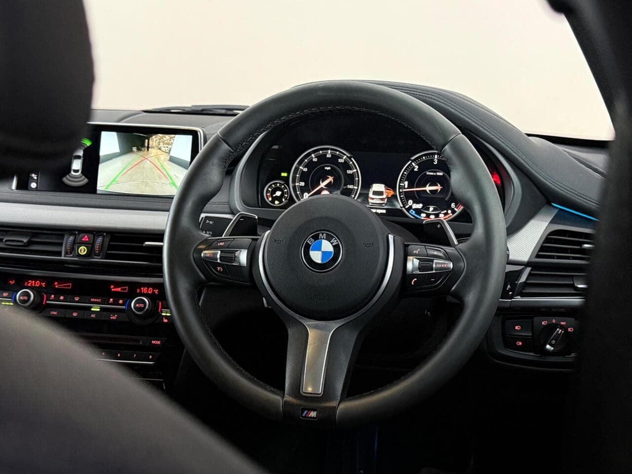 BMW X6 thumbnail Steering Wheel