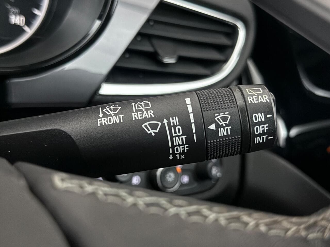 Vauxhall Mokka X thumbnail Misc Controls