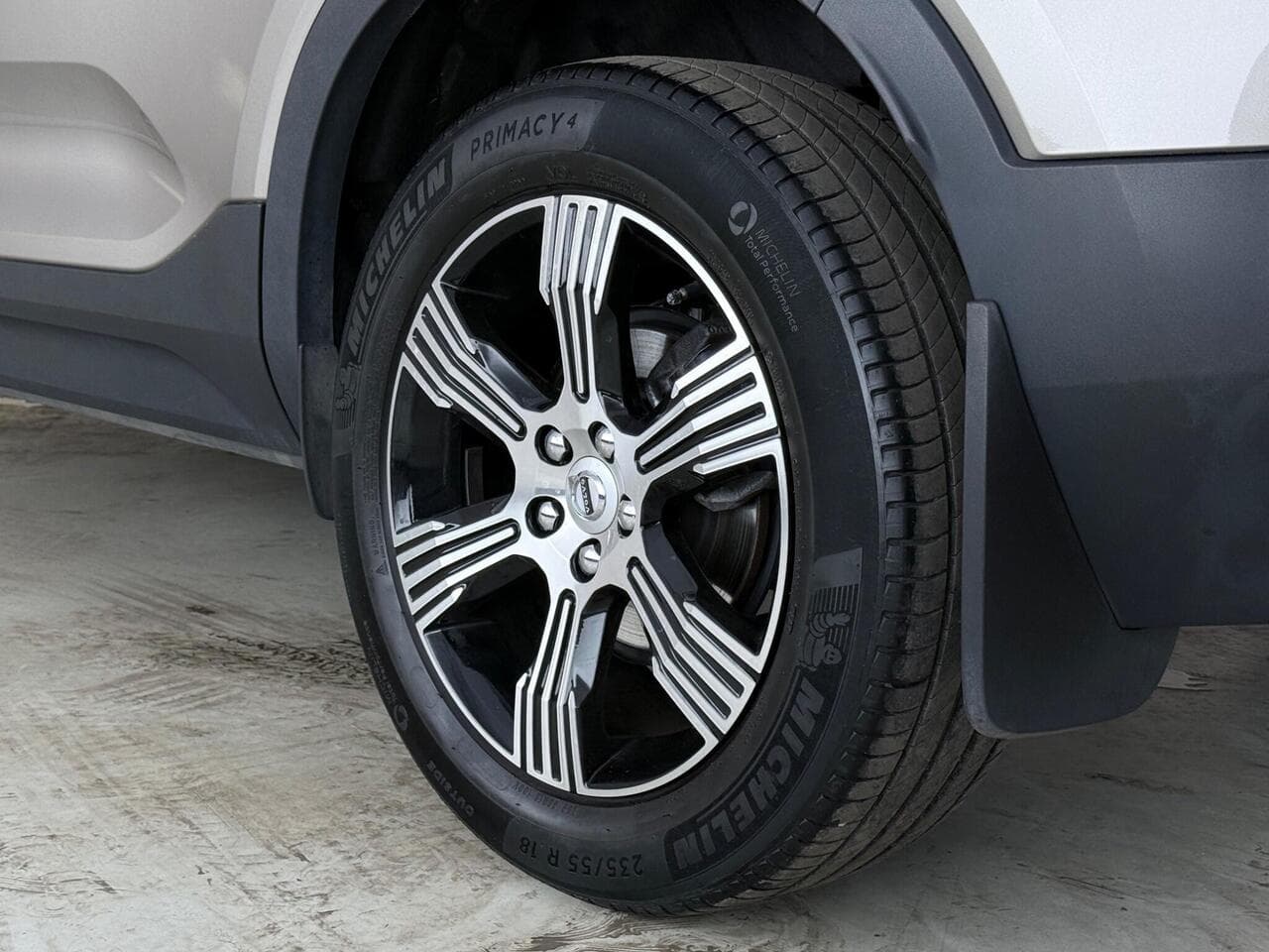 Volvo XC40 thumbnail Wheel